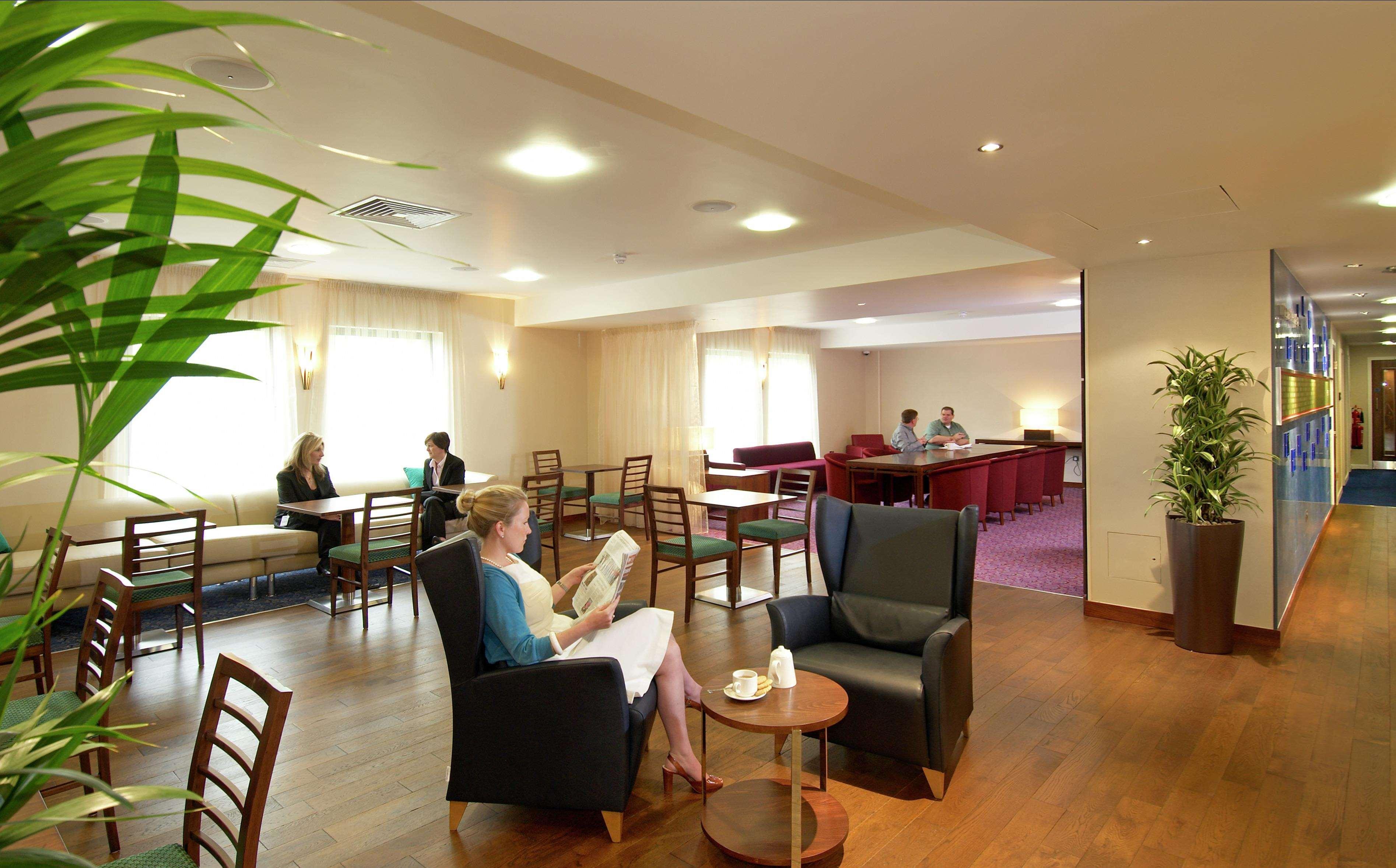 Hampton By Hilton Corby Hotel Buitenkant foto