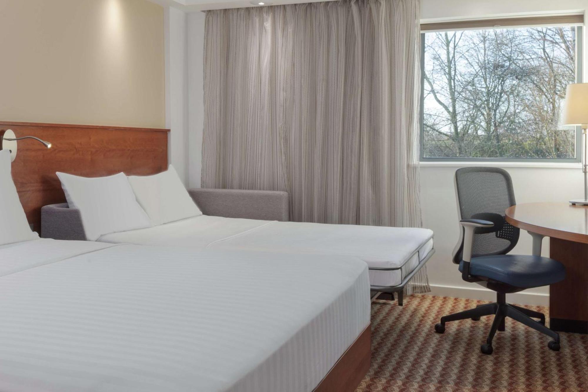 Hampton By Hilton Corby Hotel Buitenkant foto