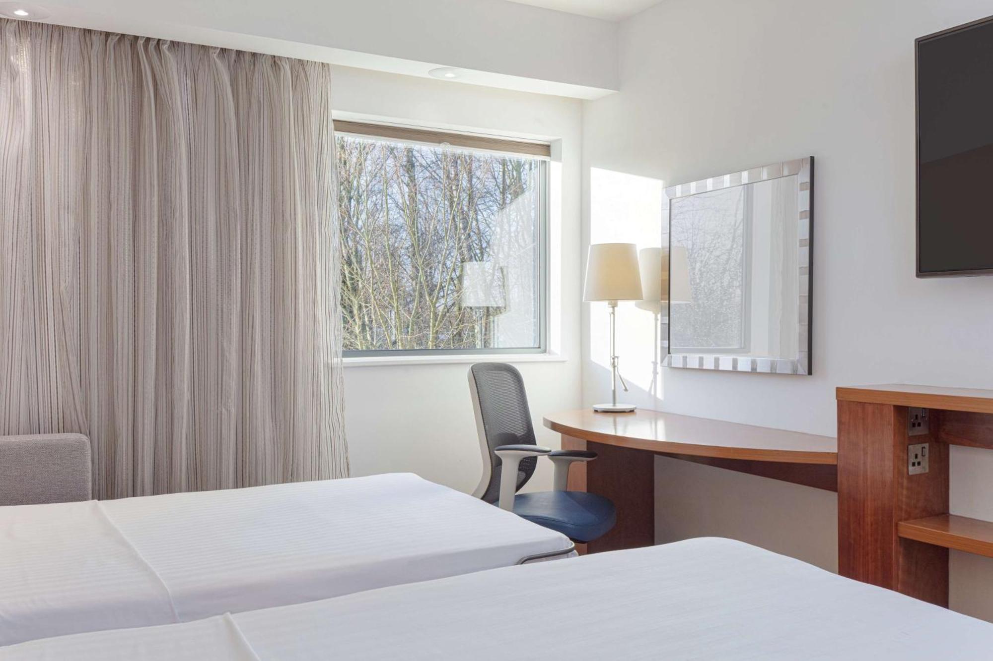 Hampton By Hilton Corby Hotel Buitenkant foto