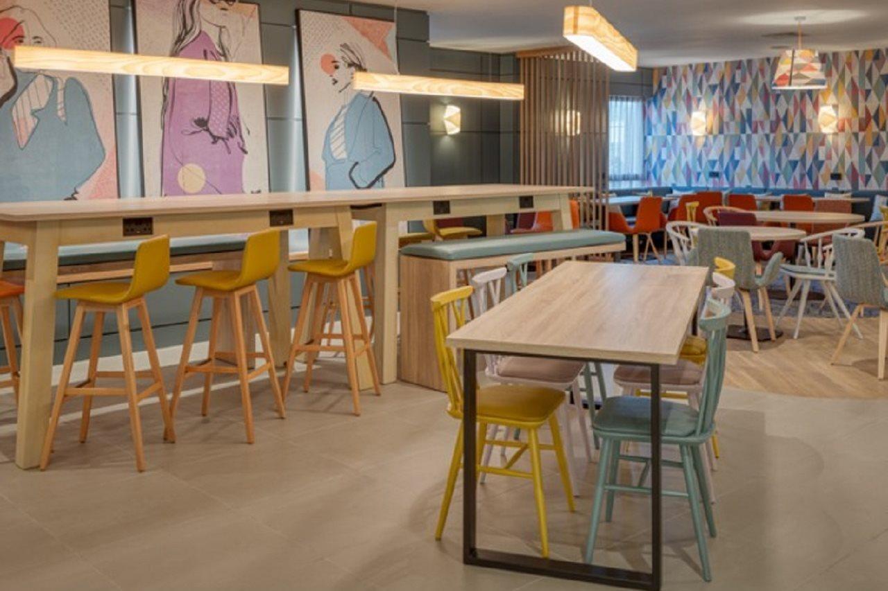 Hampton By Hilton Corby Hotel Buitenkant foto